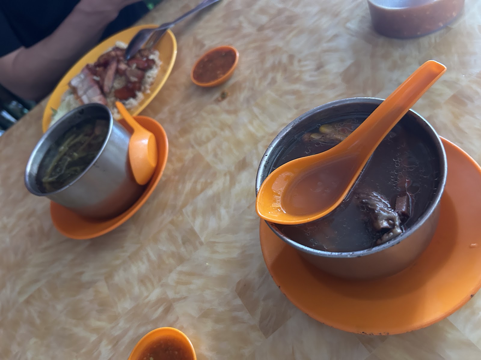 药材黑汤丝鸡